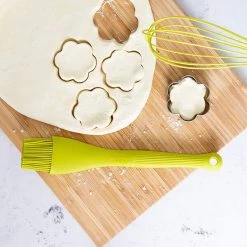 Colourworks Basting Brush 25cm Silicone Green -KITCHEN UTENSILS Sale CWBRUSHGRNV2 Colour Works Basting Brush 25cm Silicone Green 3